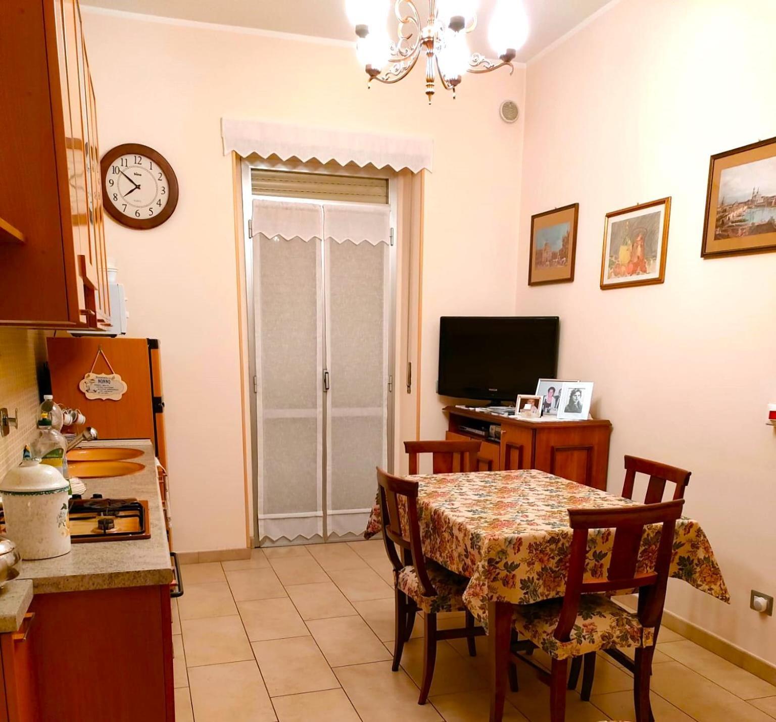A Casa Di Anri Apartment Turin Bagian luar foto